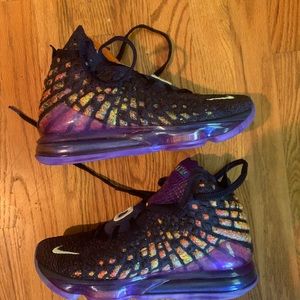 Size 8 men’s Lebron monster shoe Ds 100% real